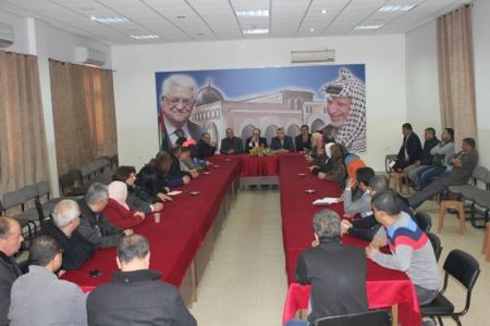 المحافظ رمضان وموظفي المحافظة يتبرعون بيومي عمل لإنشاء مركز خالد الحسن لأمراض السرطان